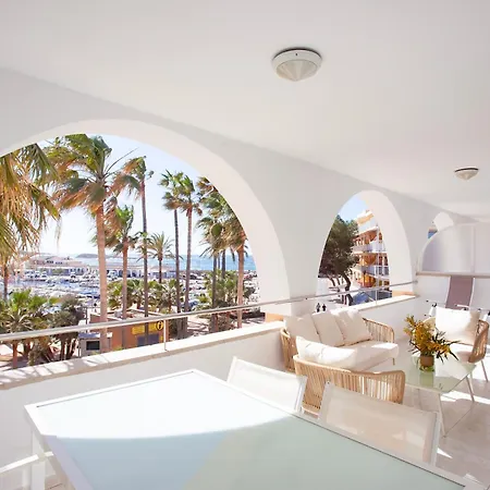 Edificio Puerto Apartment *