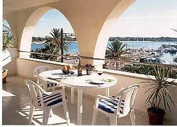 Edificio Puerto Apartment *